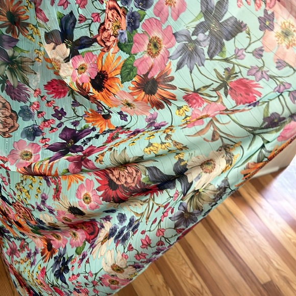 Betsy & Adam fully lined sheer fabric long sleeves, peek a boo front opening. - Picture 6 of 7